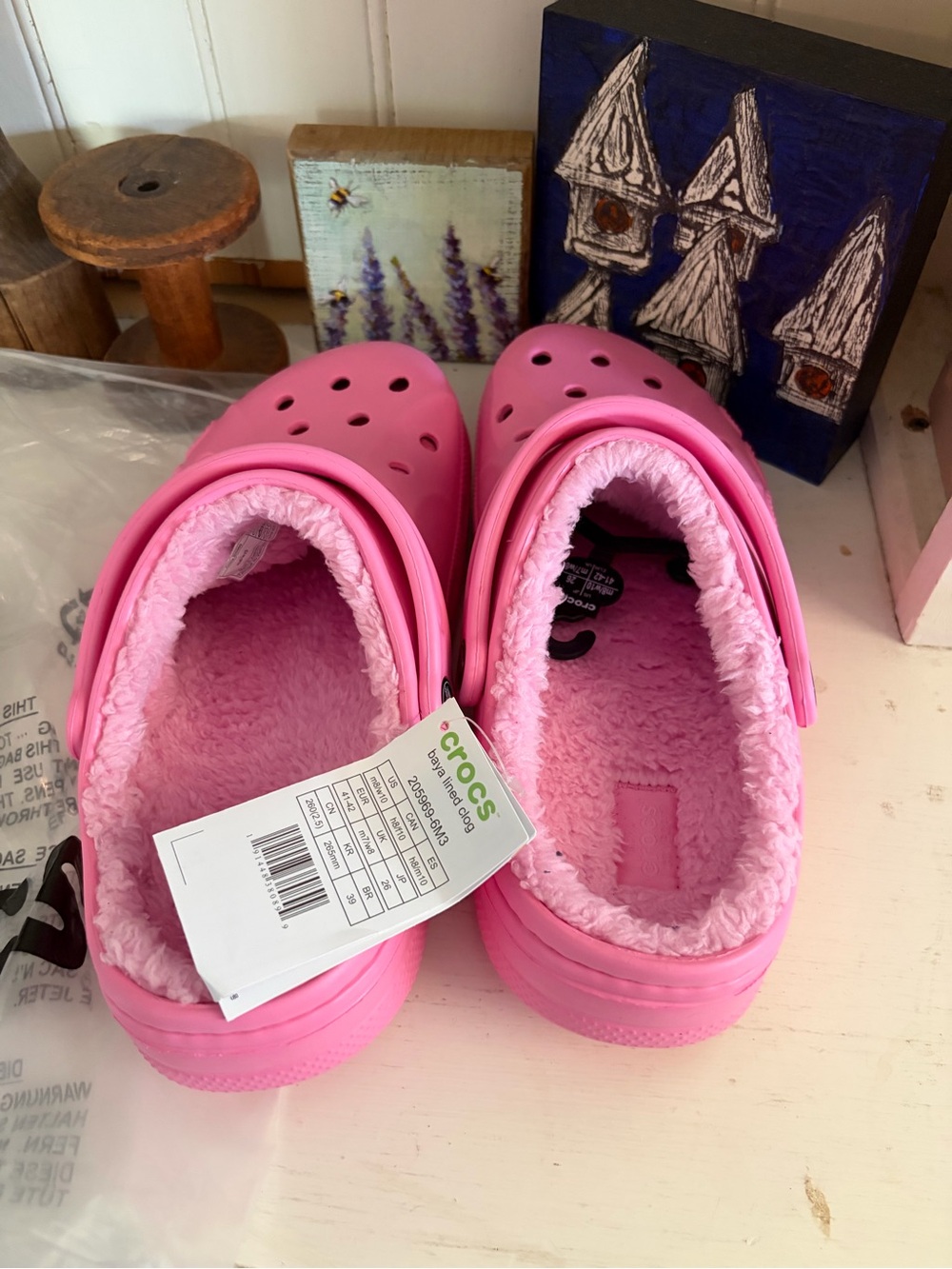 CROCS Women’s Pink Fuzzy-Lined Clogs - Picture 3 of 5